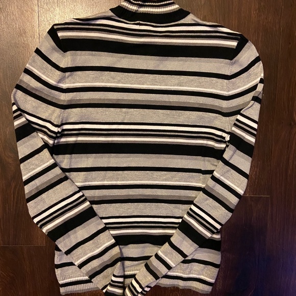 Sweater - Picture 2 of 3